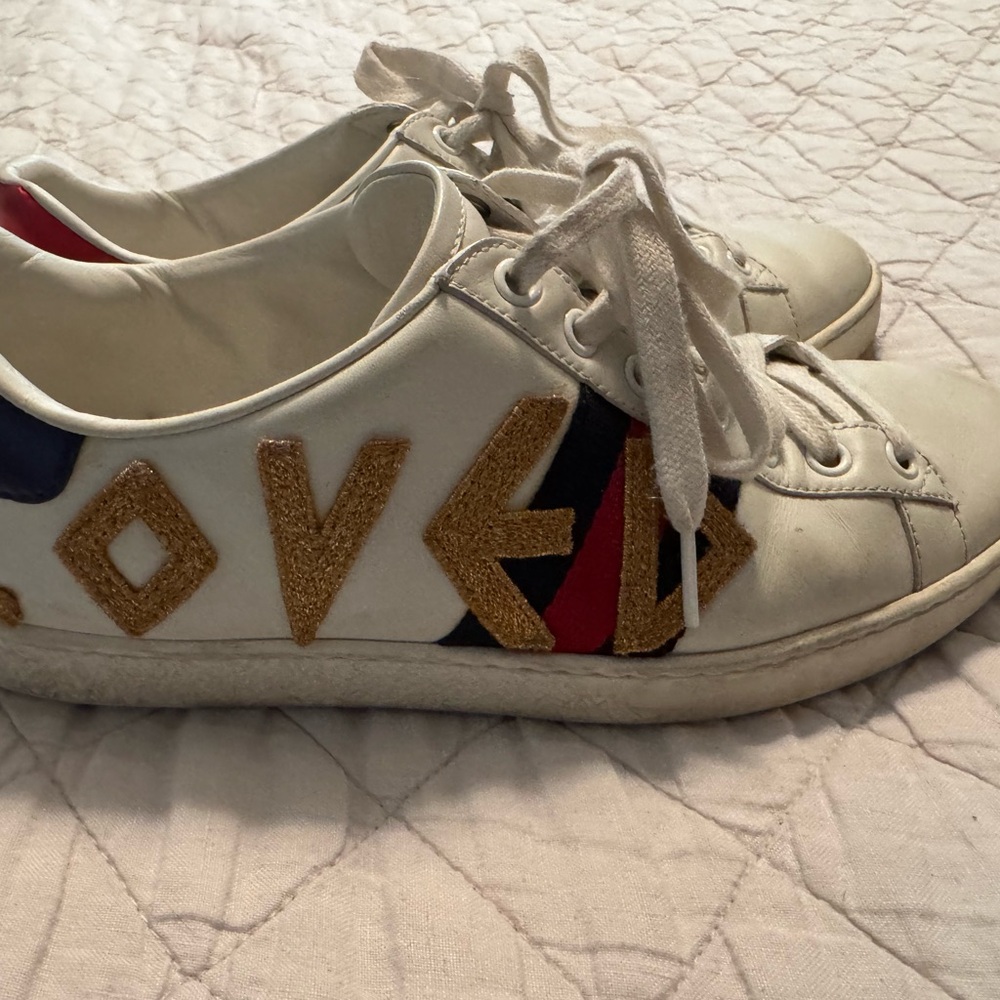 Authentic Gucci White Sneakers with Gold, Navy and Red Accents, fit women size 8